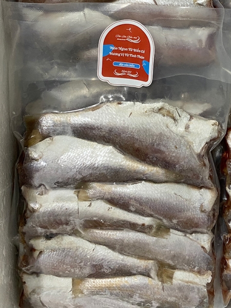 Khô cá đù nguyên con